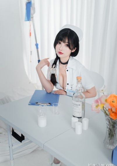 美女大胸欧美_在线观看完整版电影在线观看